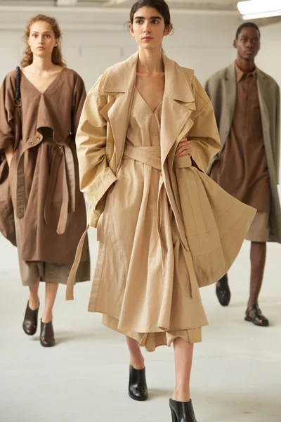 Look 27